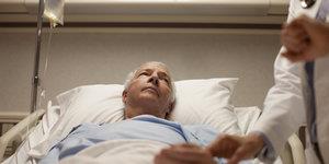 К чему снится больной человек?